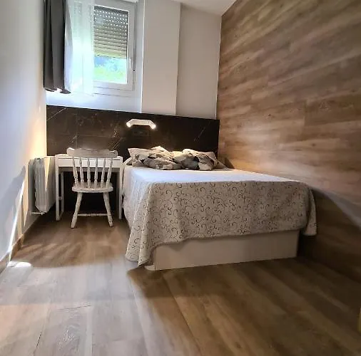 ゲストハウス Asieran 2*